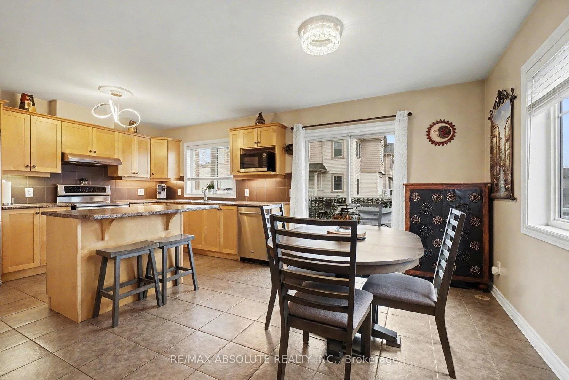 Photo 16 of 400 Santa Anna Lane, Ottawa, Stittsville (North) — HOMEH
