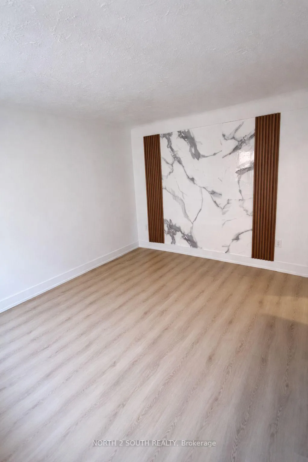 Photo 3 of Unit 3, 1024 King Street E, Hamilton, Stipley — HOMEH