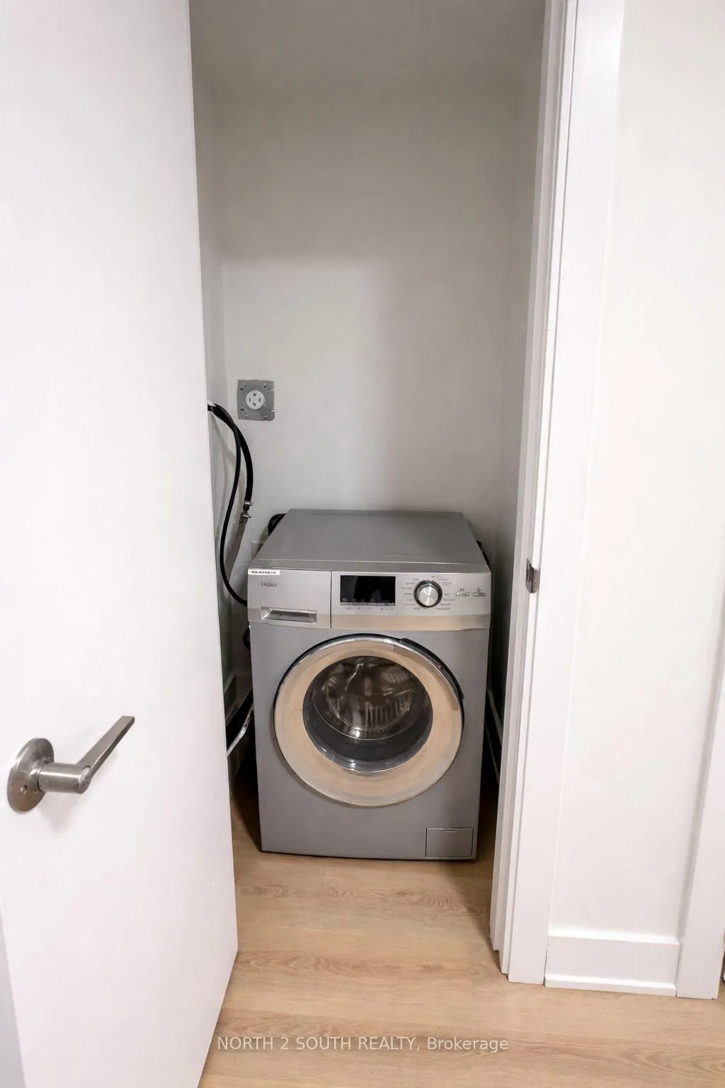 Photo 6 of Unit 3, 1024 King Street E, Hamilton, Stipley — HOMEH