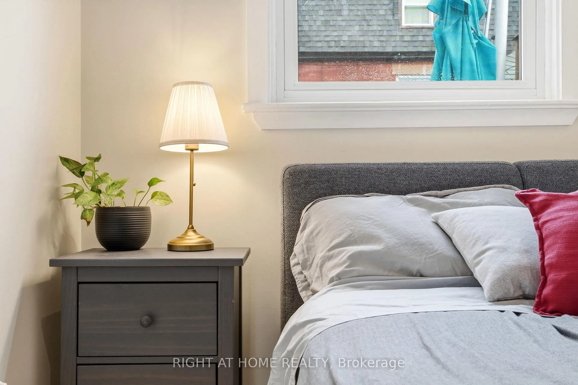 Photo 12 of 209 Marier Avenue, Ottawa, Vanier — HOMEH