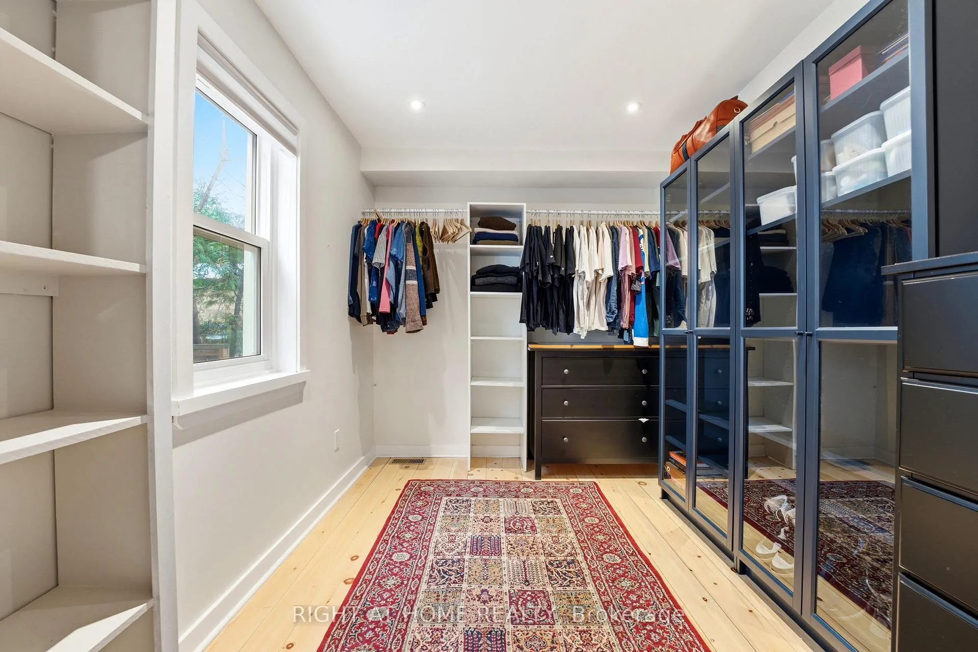 Photo 13 of 209 Marier Avenue, Ottawa, Vanier — HOMEH
