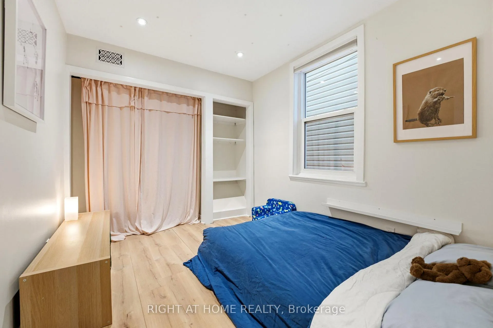 Photo 14 of 209 Marier Avenue, Ottawa, Vanier — HOMEH