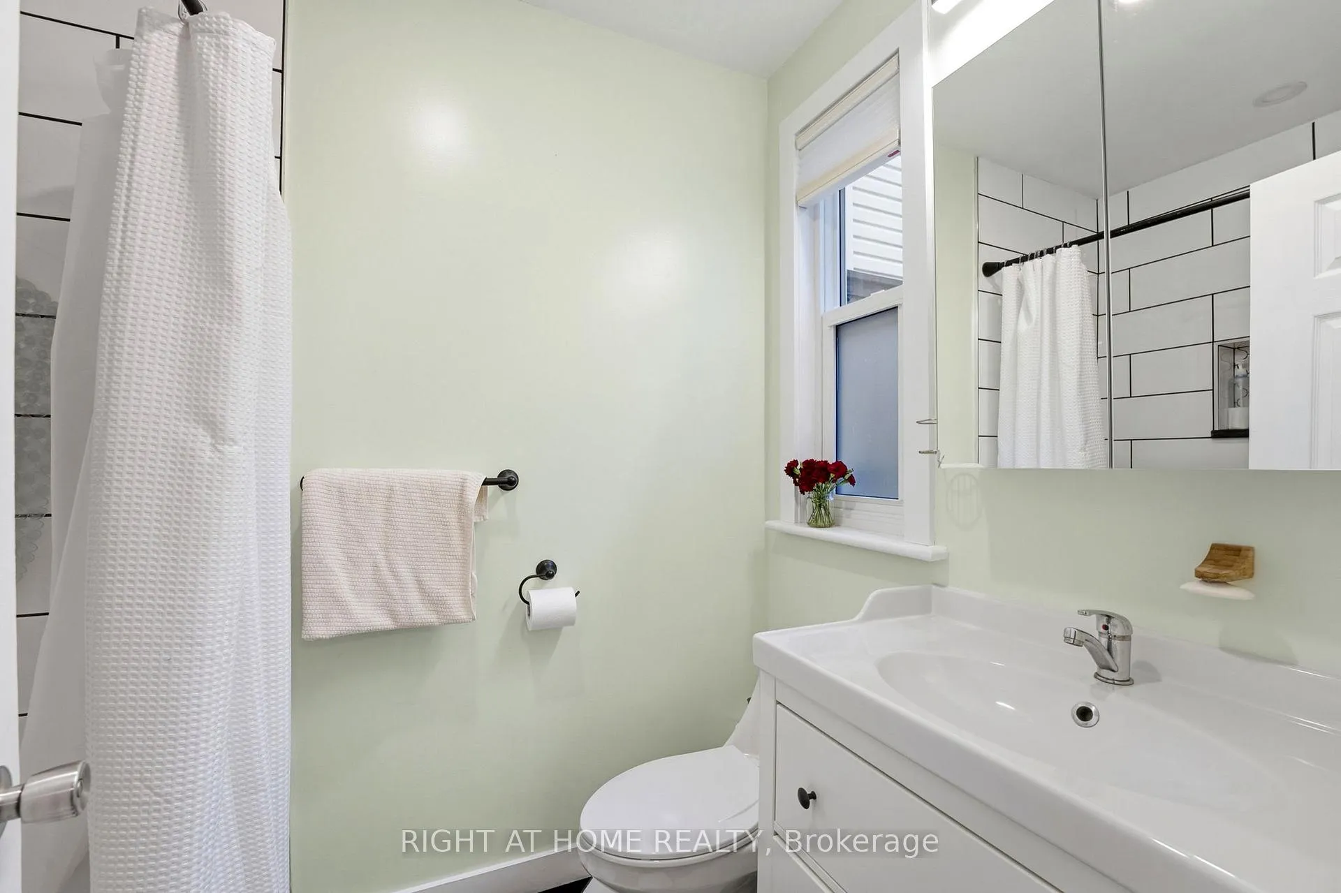 Photo 15 of 209 Marier Avenue, Ottawa, Vanier — HOMEH