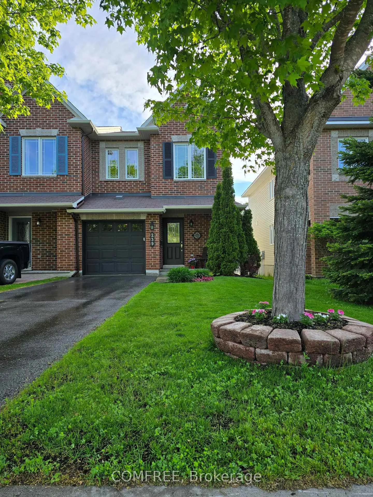 Photo 2 of 239 Hunterbrook Street, Ottawa, Kanata - Morgan's Grant/South March — HOMEH