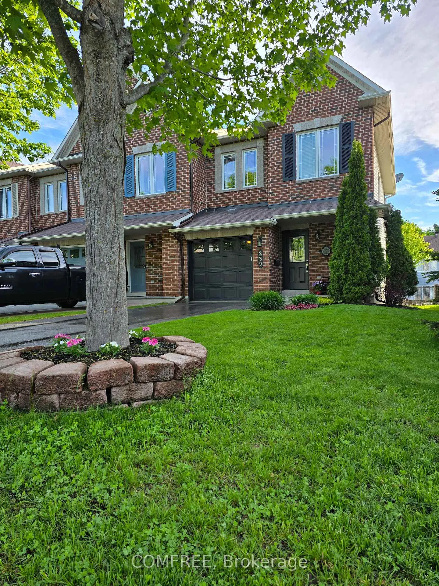 Photo 3 of 239 Hunterbrook Street, Ottawa, Kanata - Morgan's Grant/South March — HOMEH