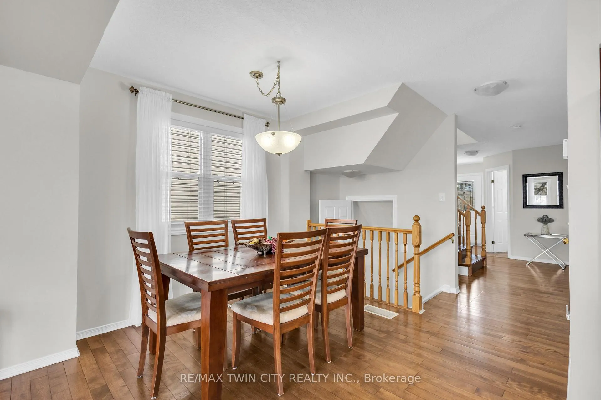 Photo 7 of 22 Dahlia Street, Kitchener — HOMEH