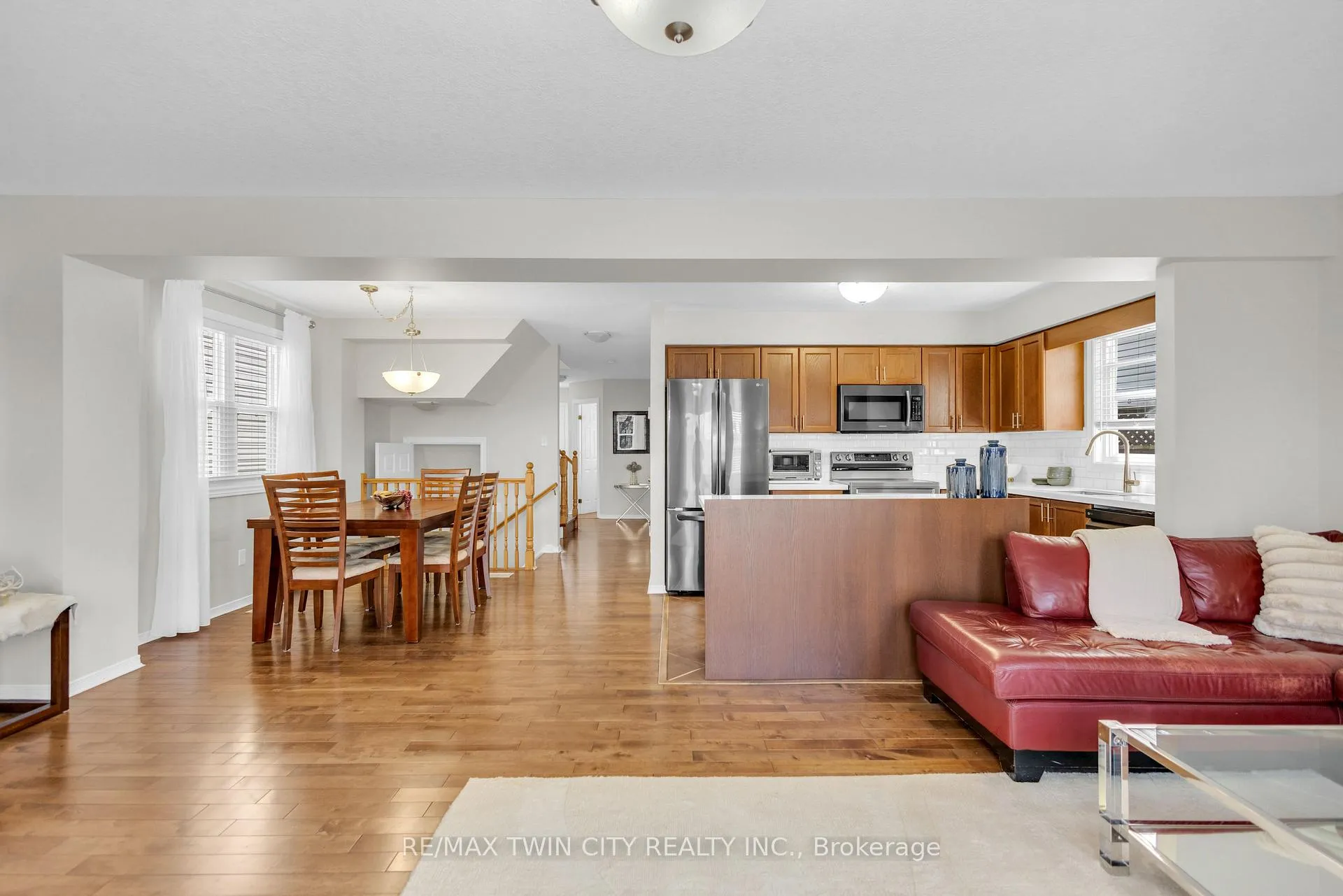 Photo 10 of 22 Dahlia Street, Kitchener — HOMEH