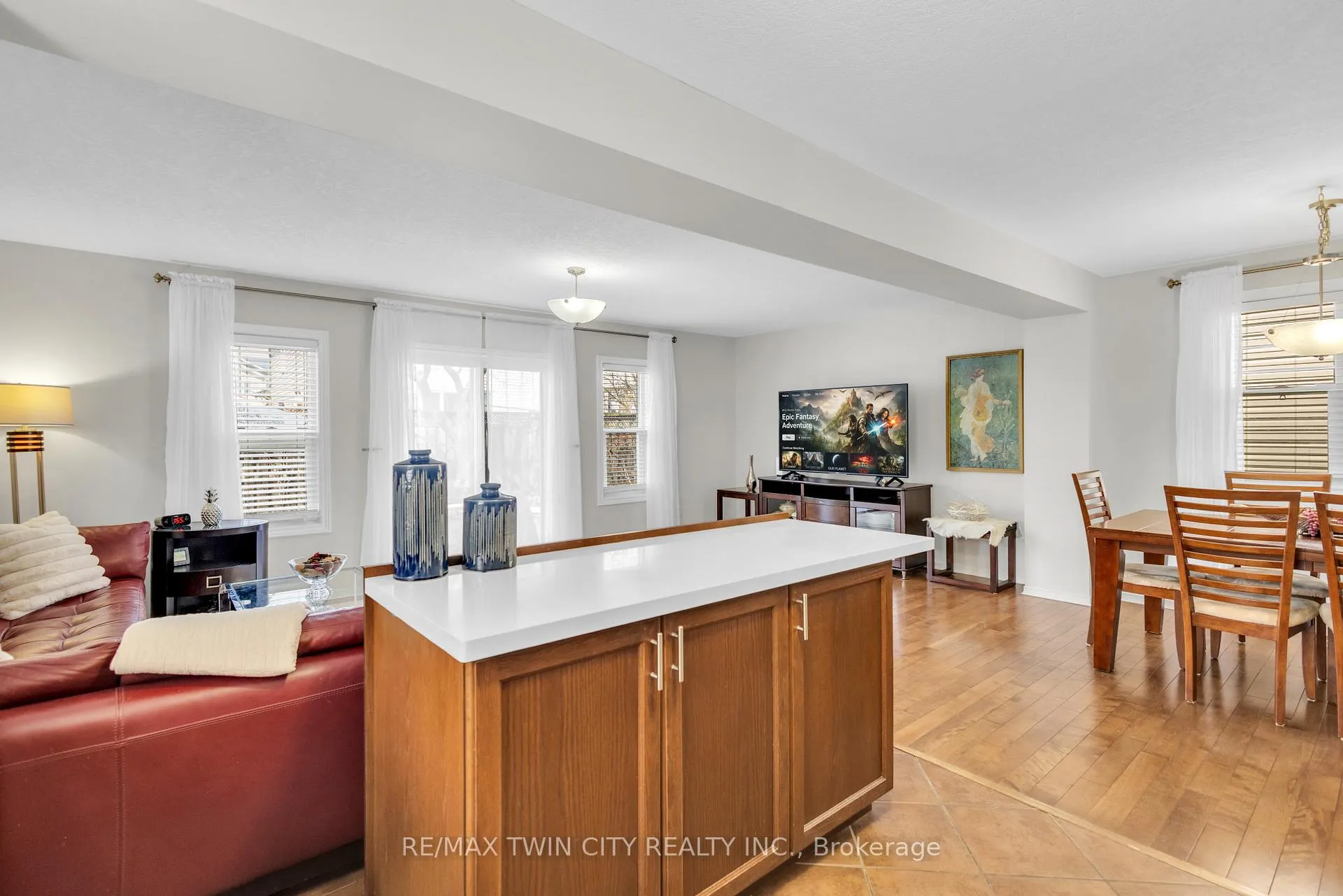 Photo 14 of 22 Dahlia Street, Kitchener — HOMEH