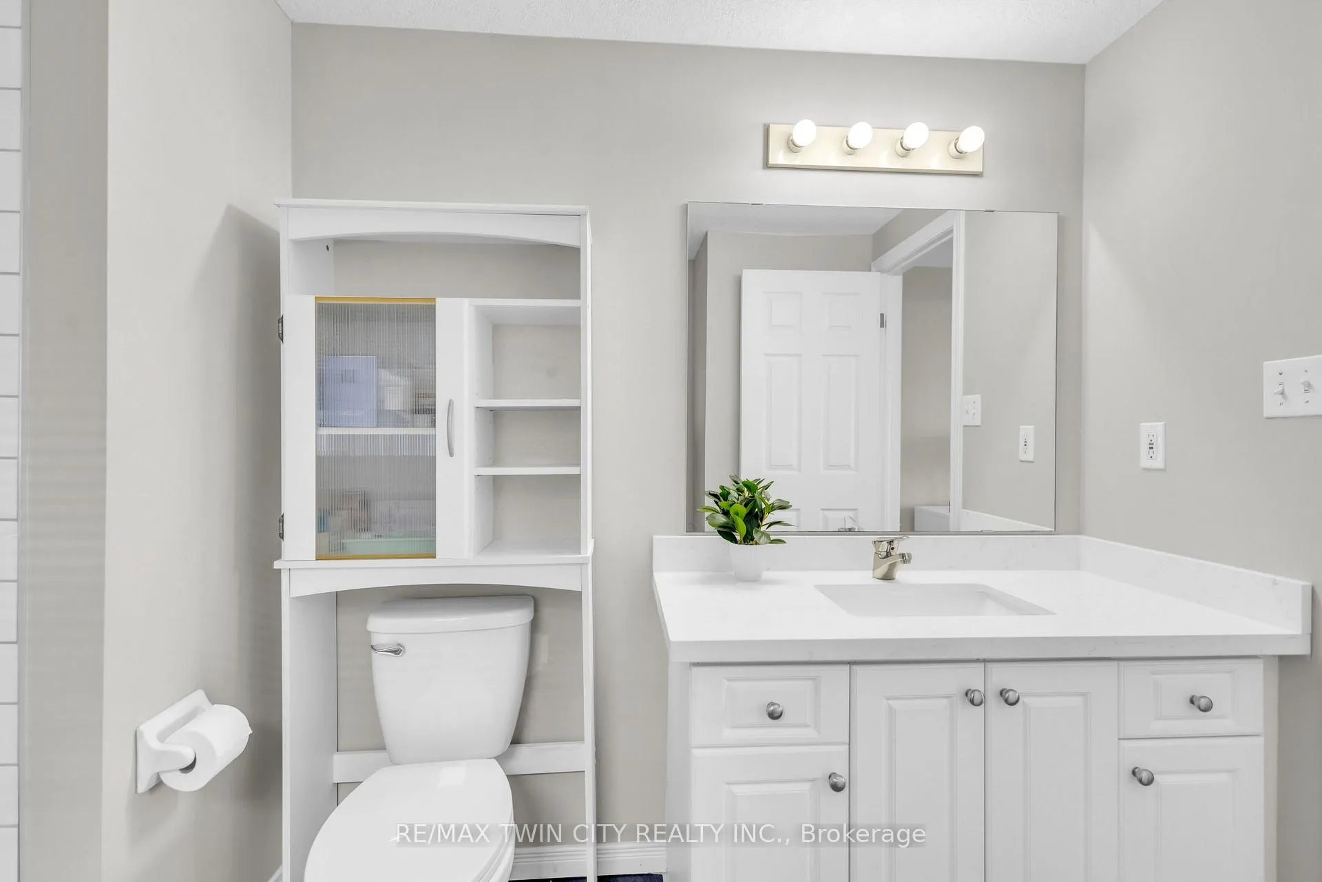 Photo 19 of 22 Dahlia Street, Kitchener — HOMEH