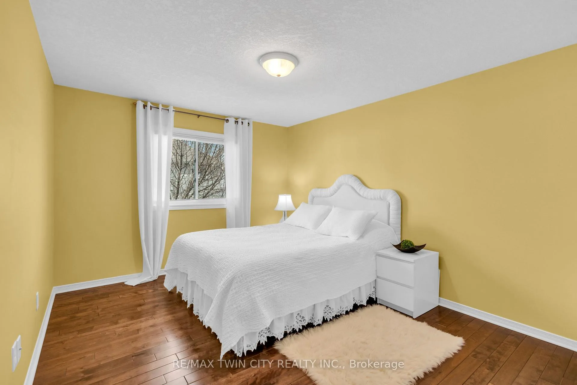 Photo 24 of 22 Dahlia Street, Kitchener — HOMEH