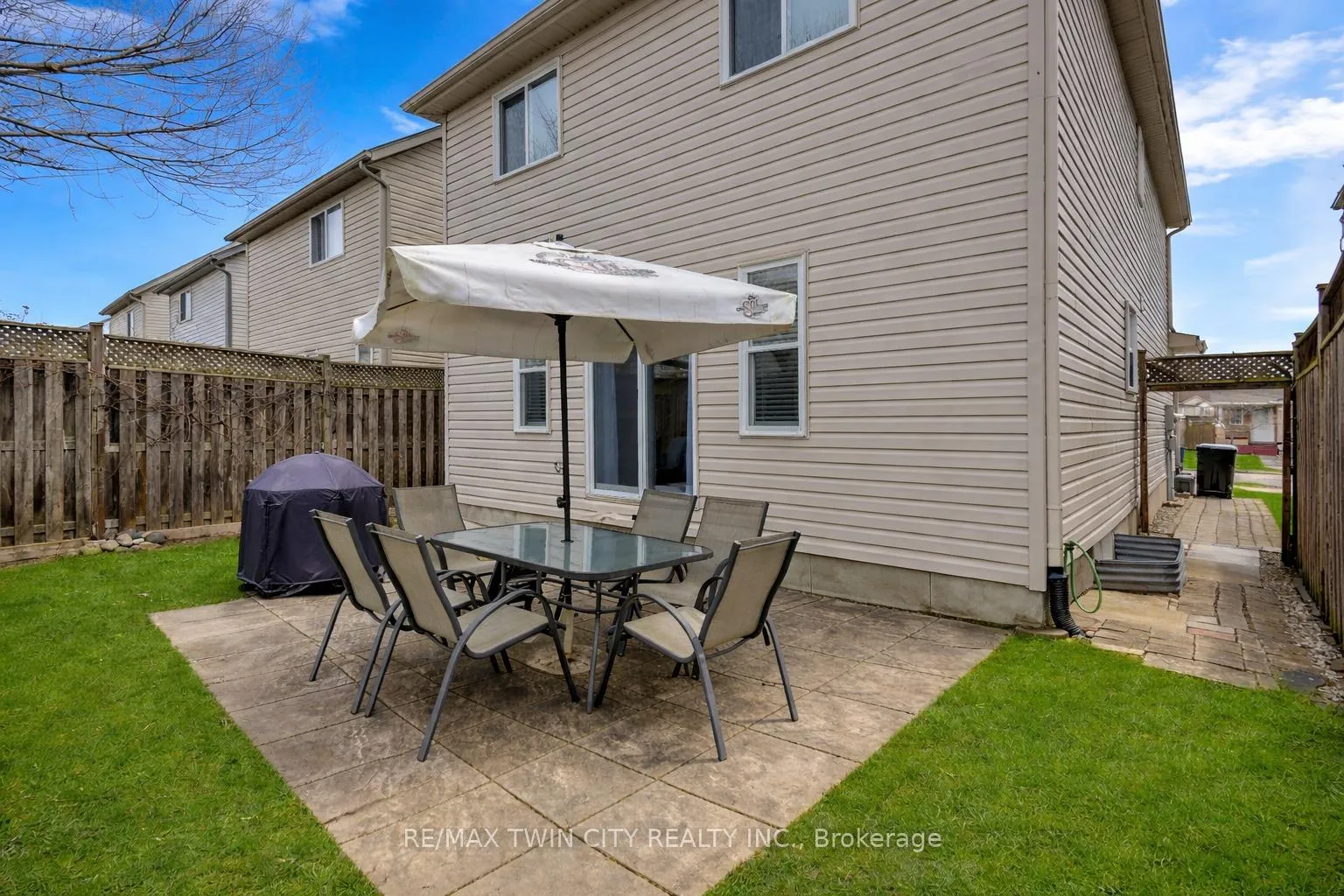 Photo 36 of 22 Dahlia Street, Kitchener — HOMEH
