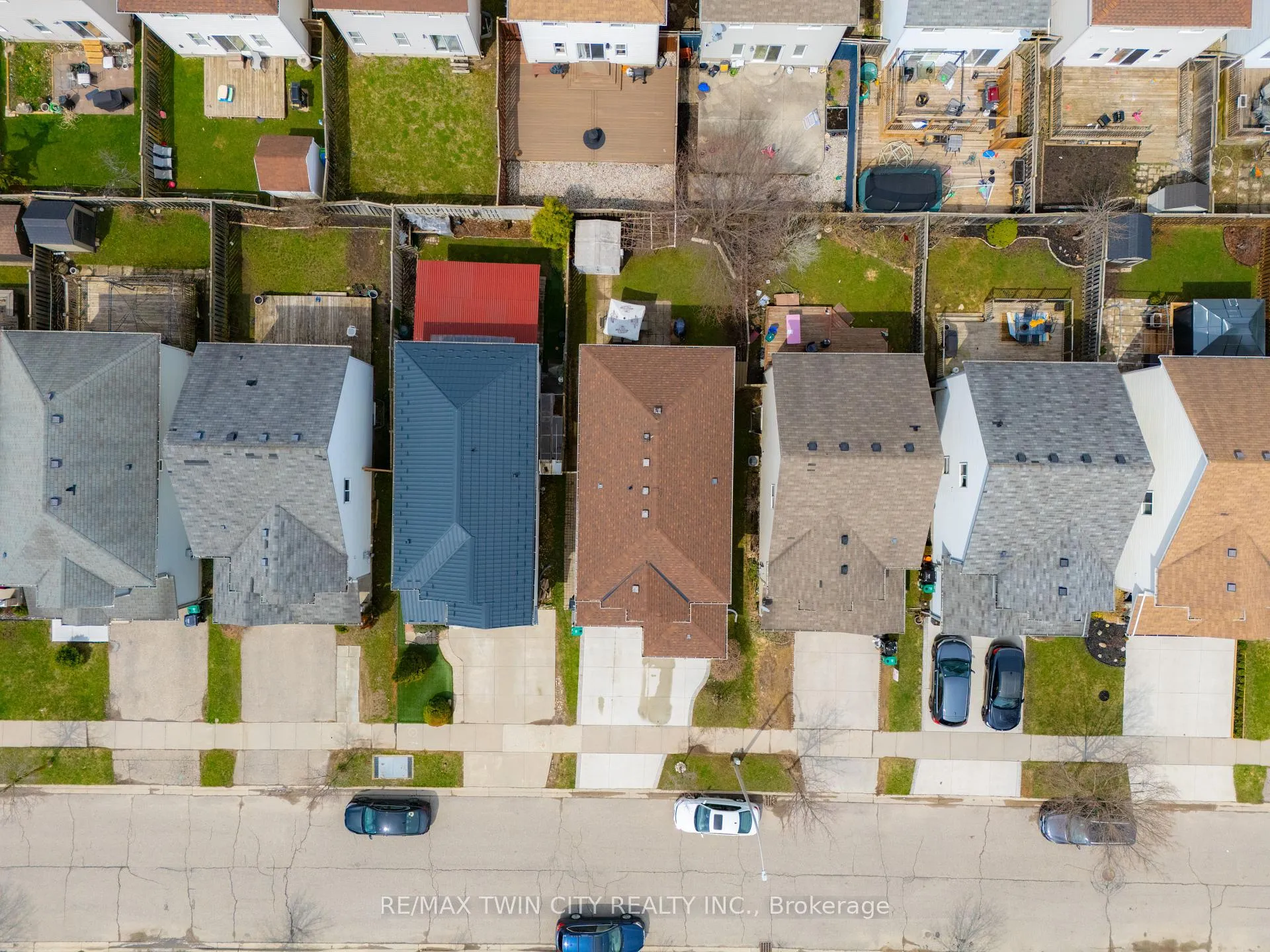 Photo 42 of 22 Dahlia Street, Kitchener — HOMEH