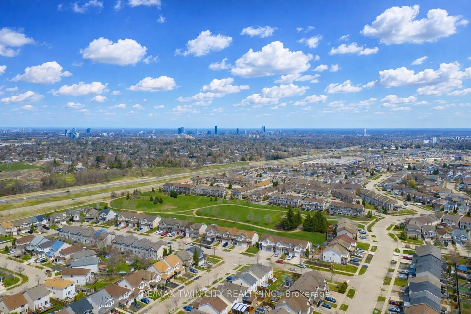Photo 43 of 22 Dahlia Street, Kitchener — HOMEH