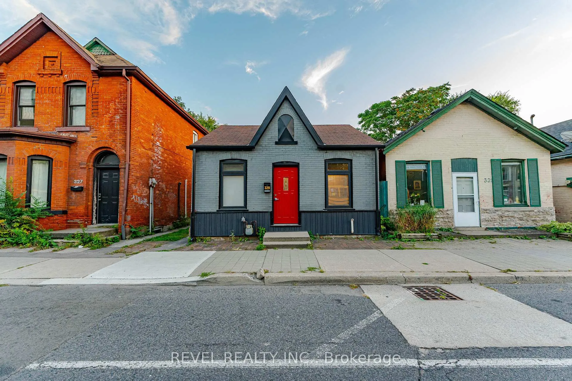 Photo 3 of 329 Main Street W, Hamilton, Strathcona — HOMEH