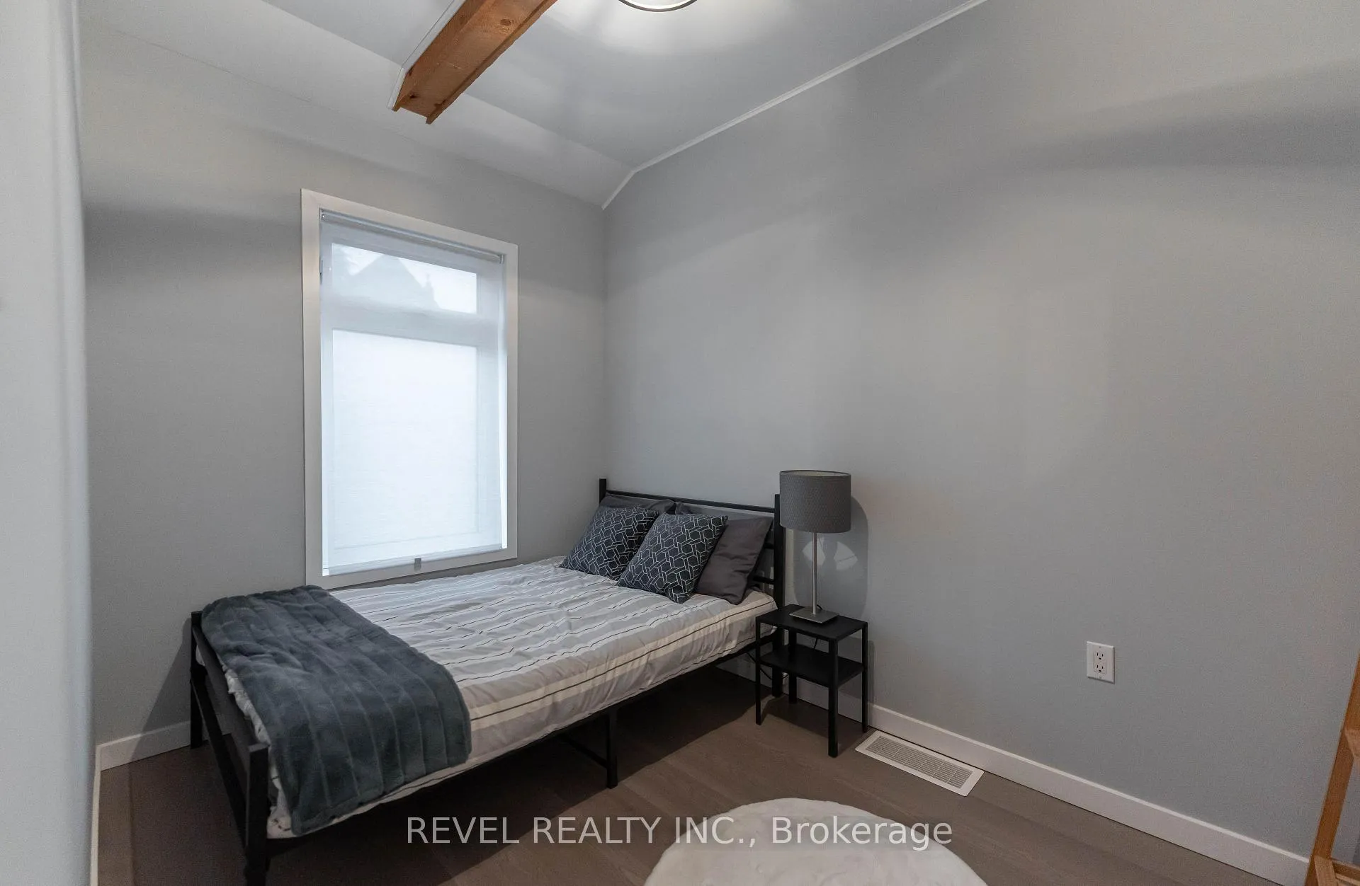 Photo 12 of 329 Main Street W, Hamilton, Strathcona — HOMEH