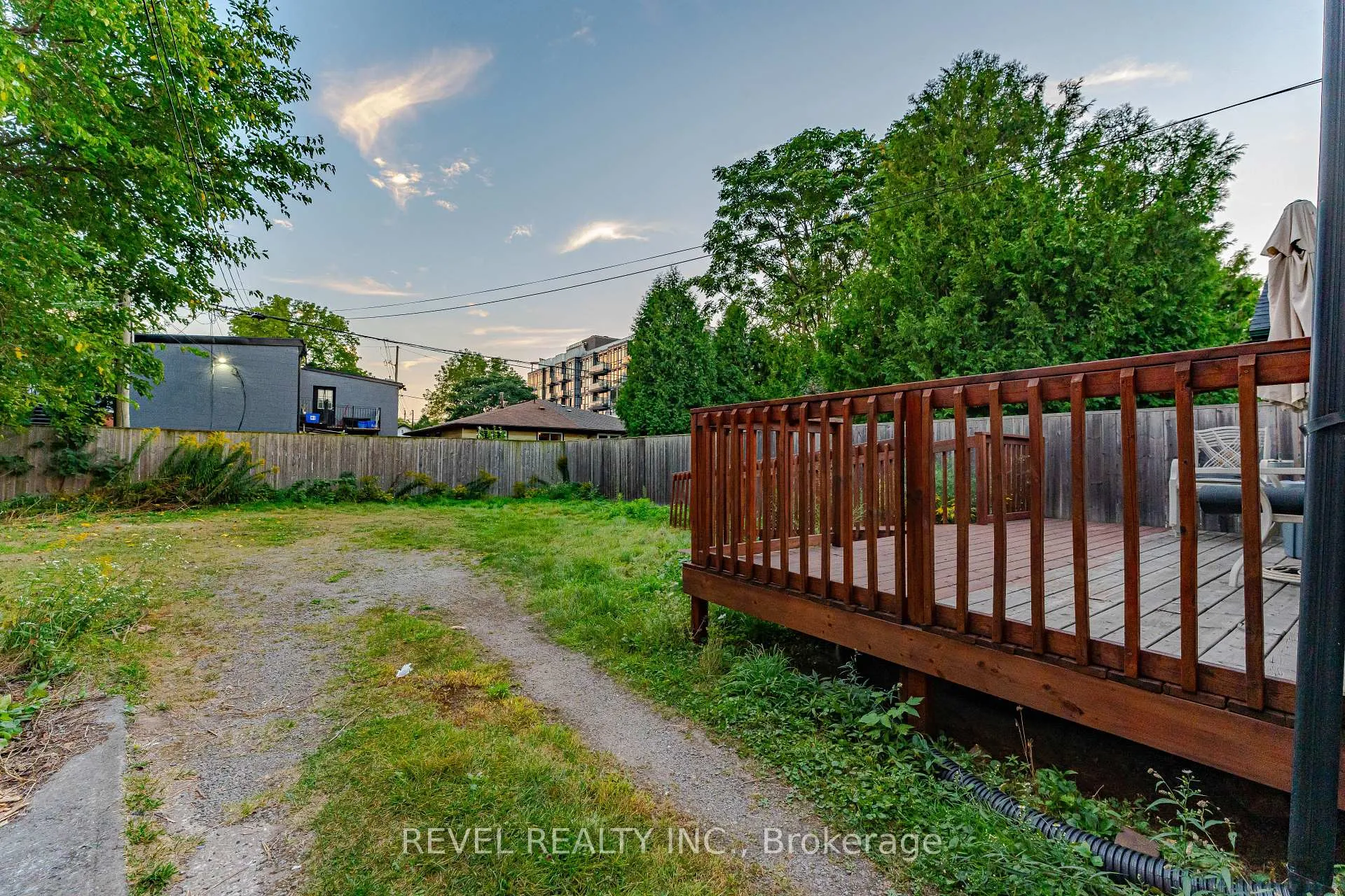Photo 25 of 329 Main Street W, Hamilton, Strathcona — HOMEH