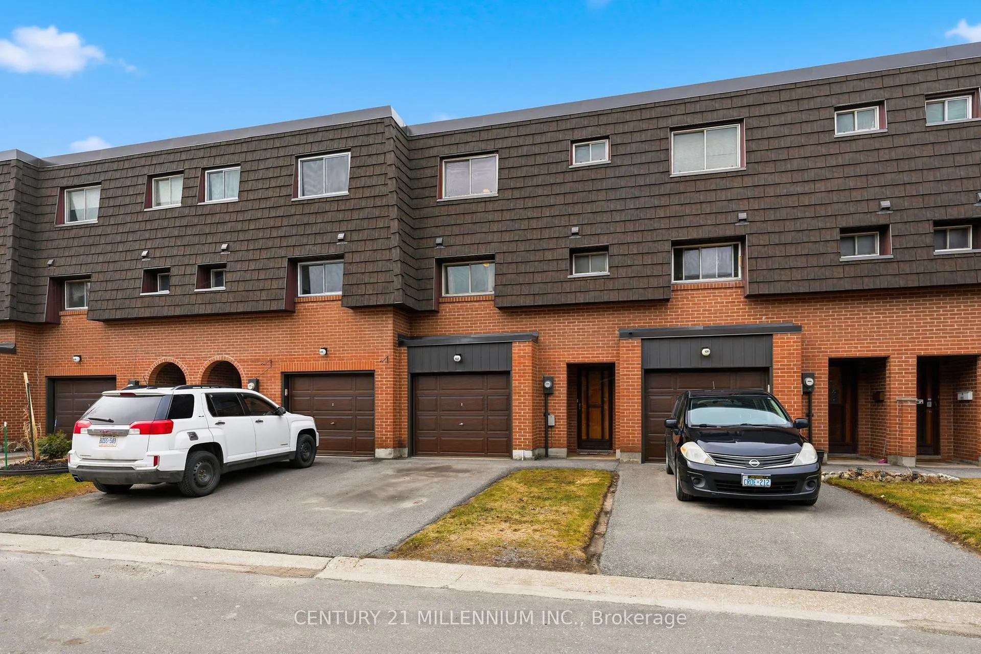 Photo 1 of 107 Darras Court, Brampton, Southgate — HOMEH