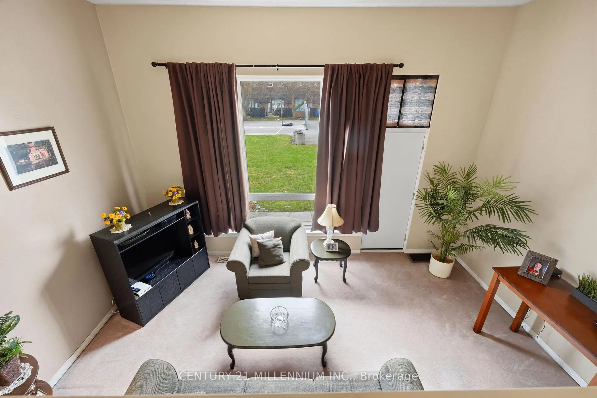 Photo 6 of 107 Darras Court, Brampton, Southgate — HOMEH