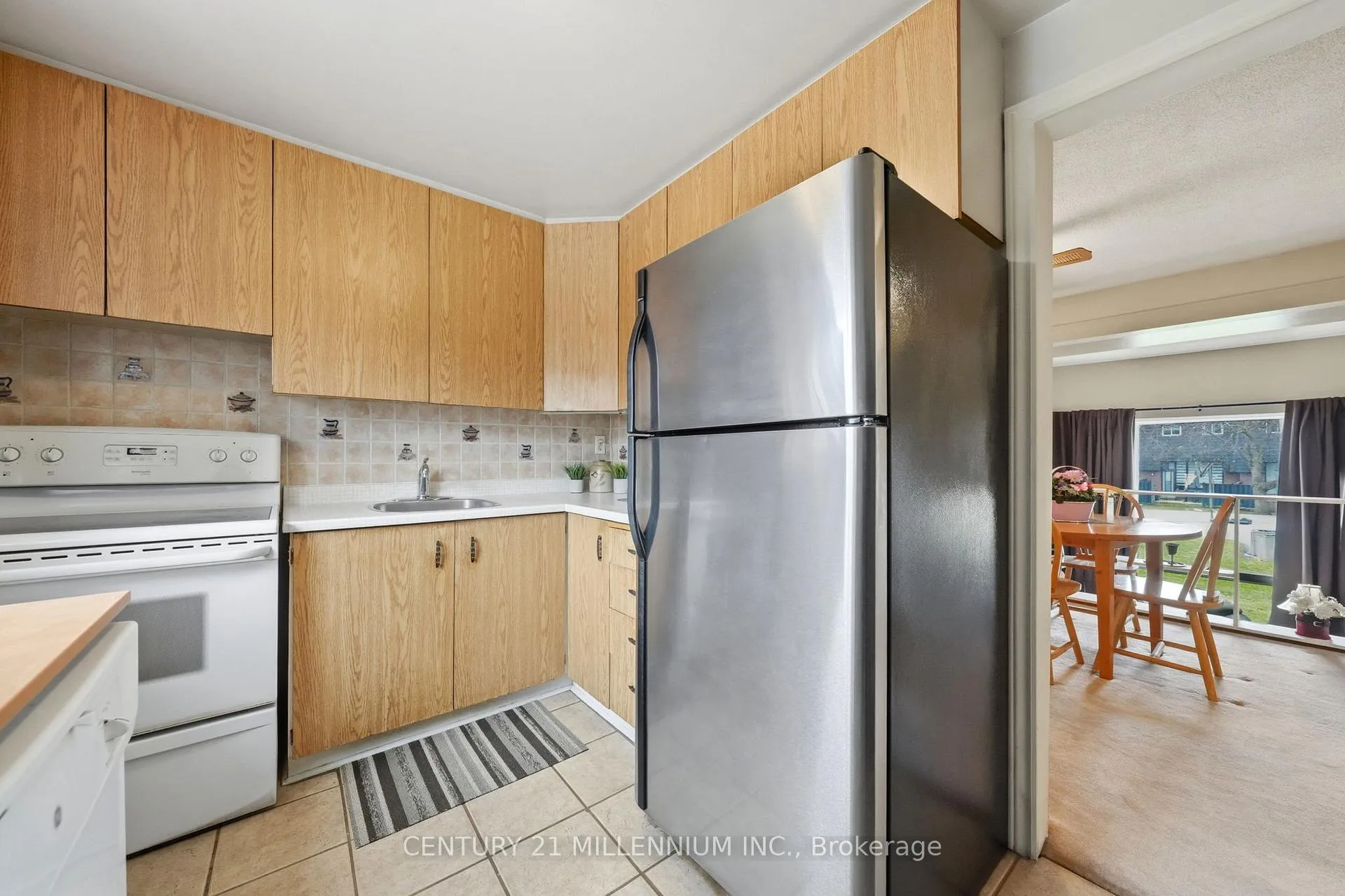 Photo 11 of 107 Darras Court, Brampton, Southgate — HOMEH
