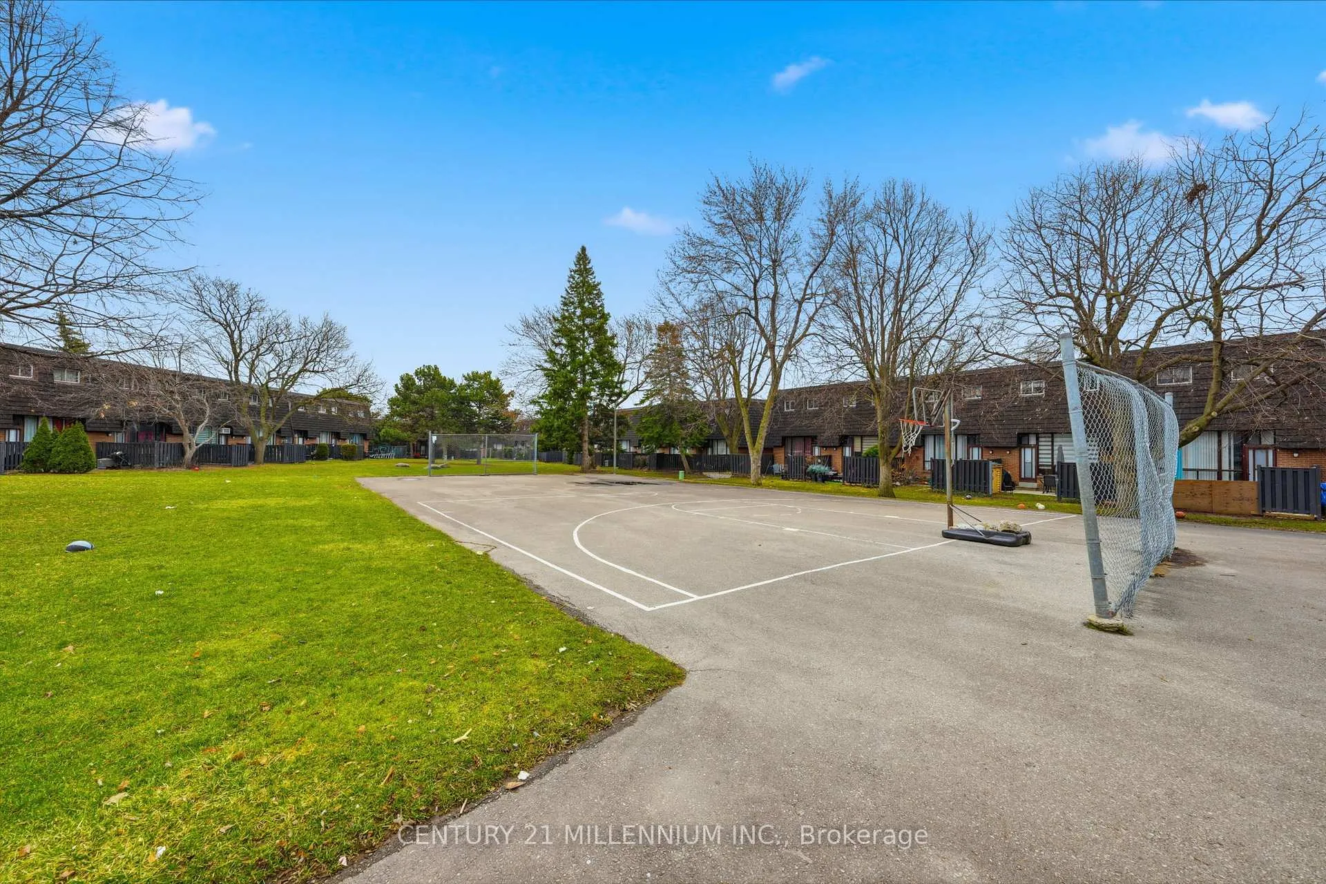 Photo 24 of 107 Darras Court, Brampton, Southgate — HOMEH