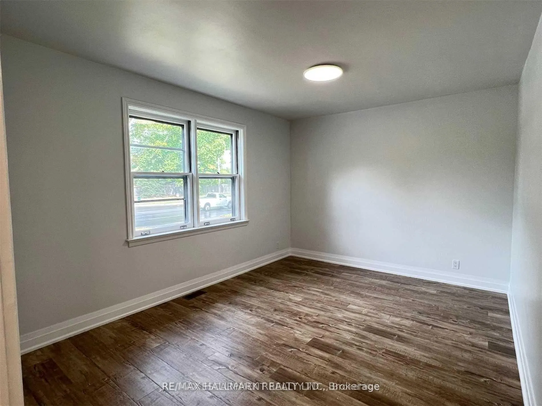Photo 8 of Unit Main, 4328 New Street, Burlington, Shoreacres — HOMEH