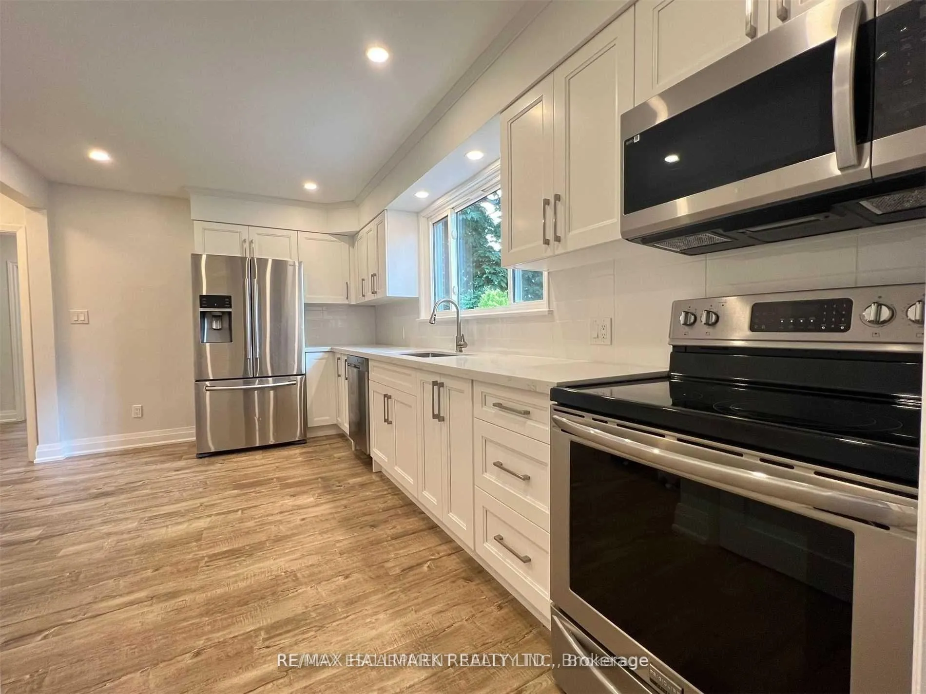 Photo 13 of Unit Main, 4328 New Street, Burlington, Shoreacres — HOMEH