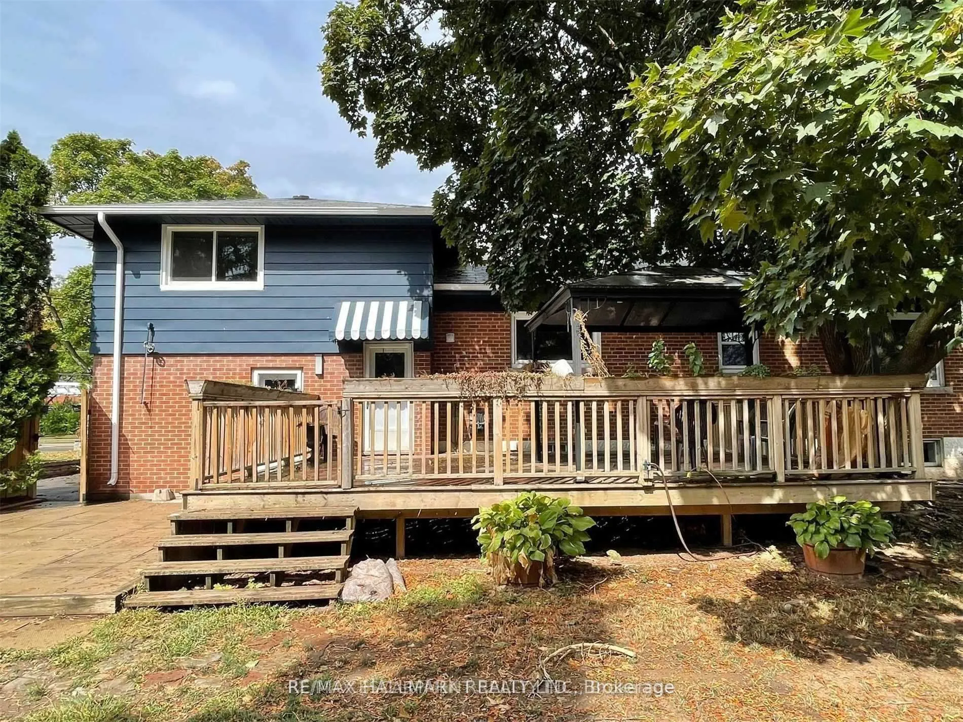 Photo 19 of Unit Main, 4328 New Street, Burlington, Shoreacres — HOMEH