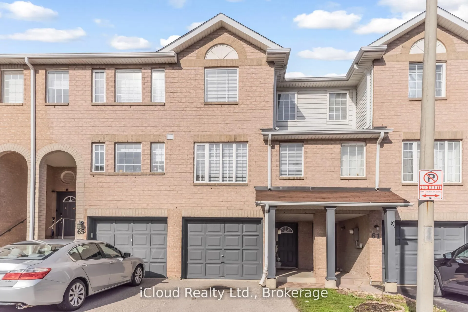 Photo 2 of 63 Spadina Road, Brampton, Bram West — HOMEH