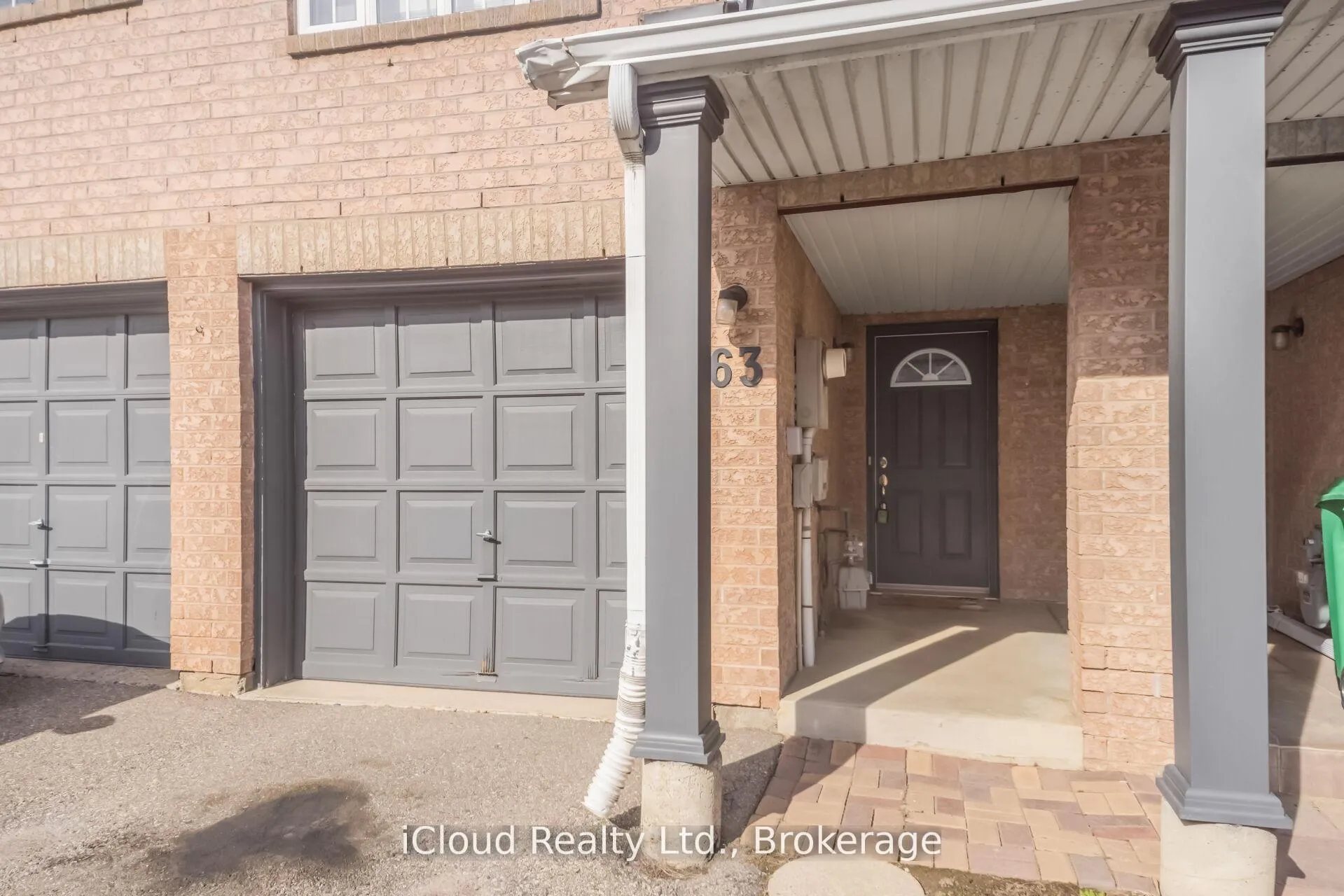 Photo 3 of 63 Spadina Road, Brampton, Bram West — HOMEH