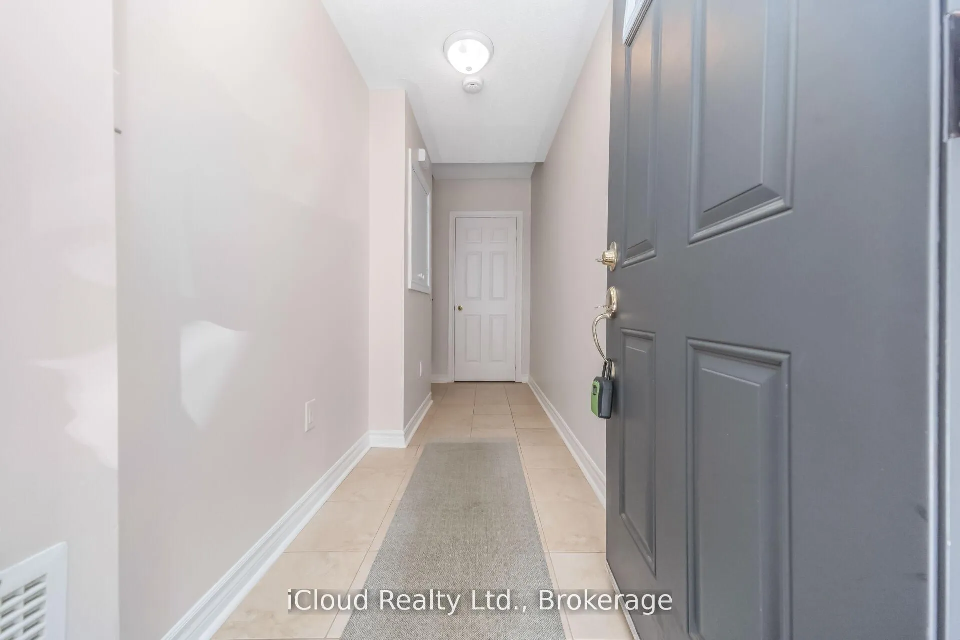 Photo 5 of 63 Spadina Road, Brampton, Bram West — HOMEH