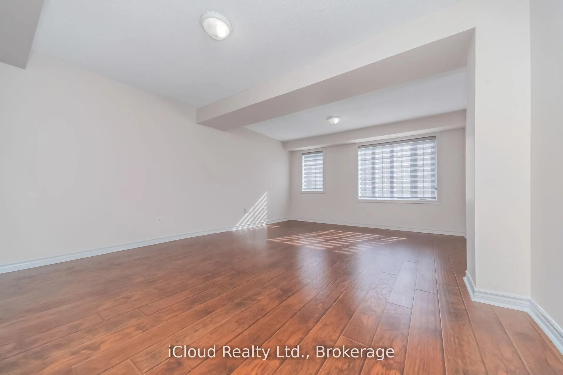 Photo 15 of 63 Spadina Road, Brampton, Bram West — HOMEH