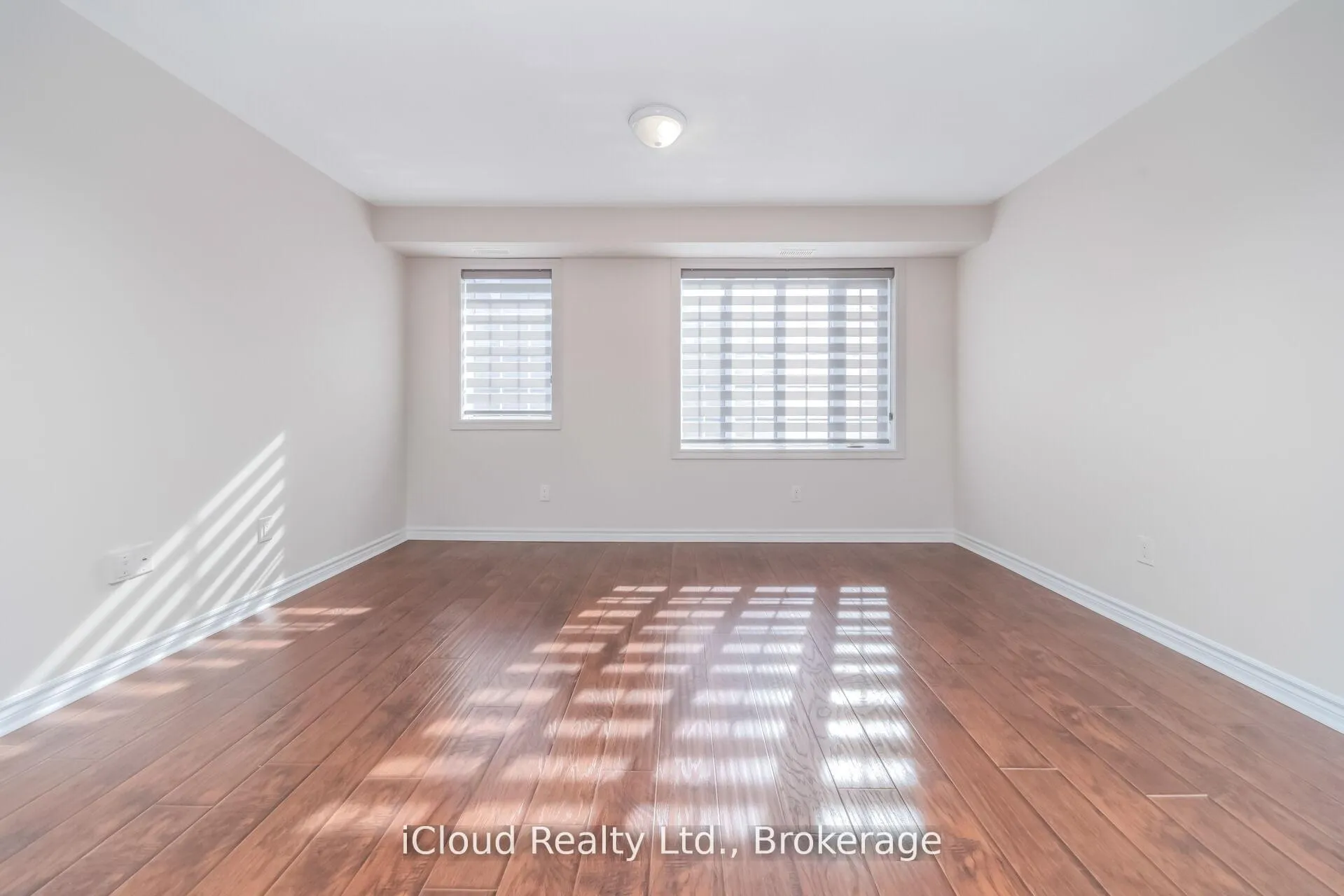 Photo 17 of 63 Spadina Road, Brampton, Bram West — HOMEH