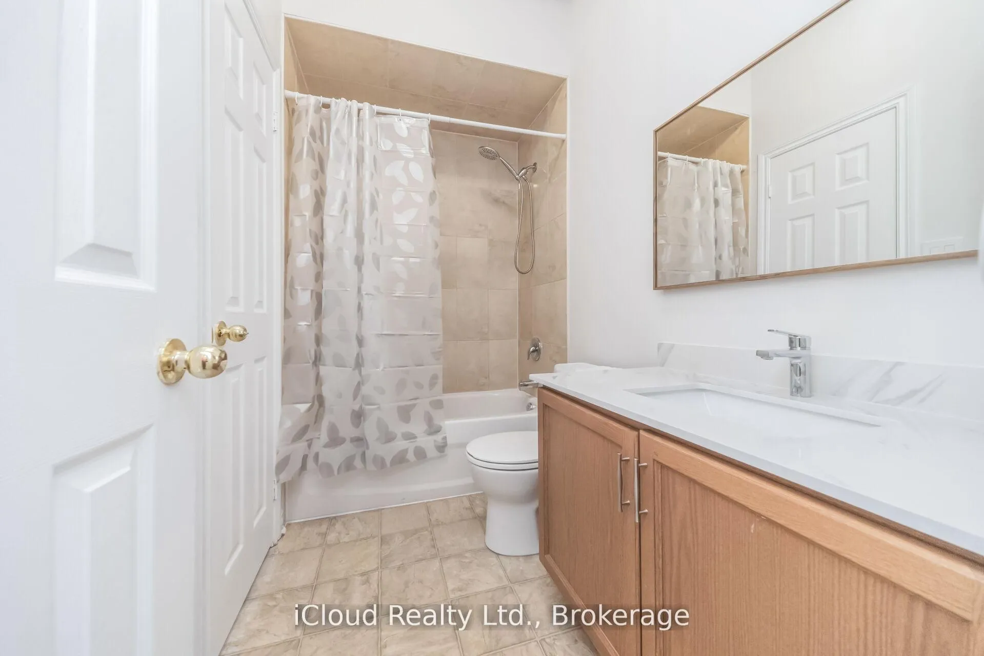 Photo 33 of 63 Spadina Road, Brampton, Bram West — HOMEH