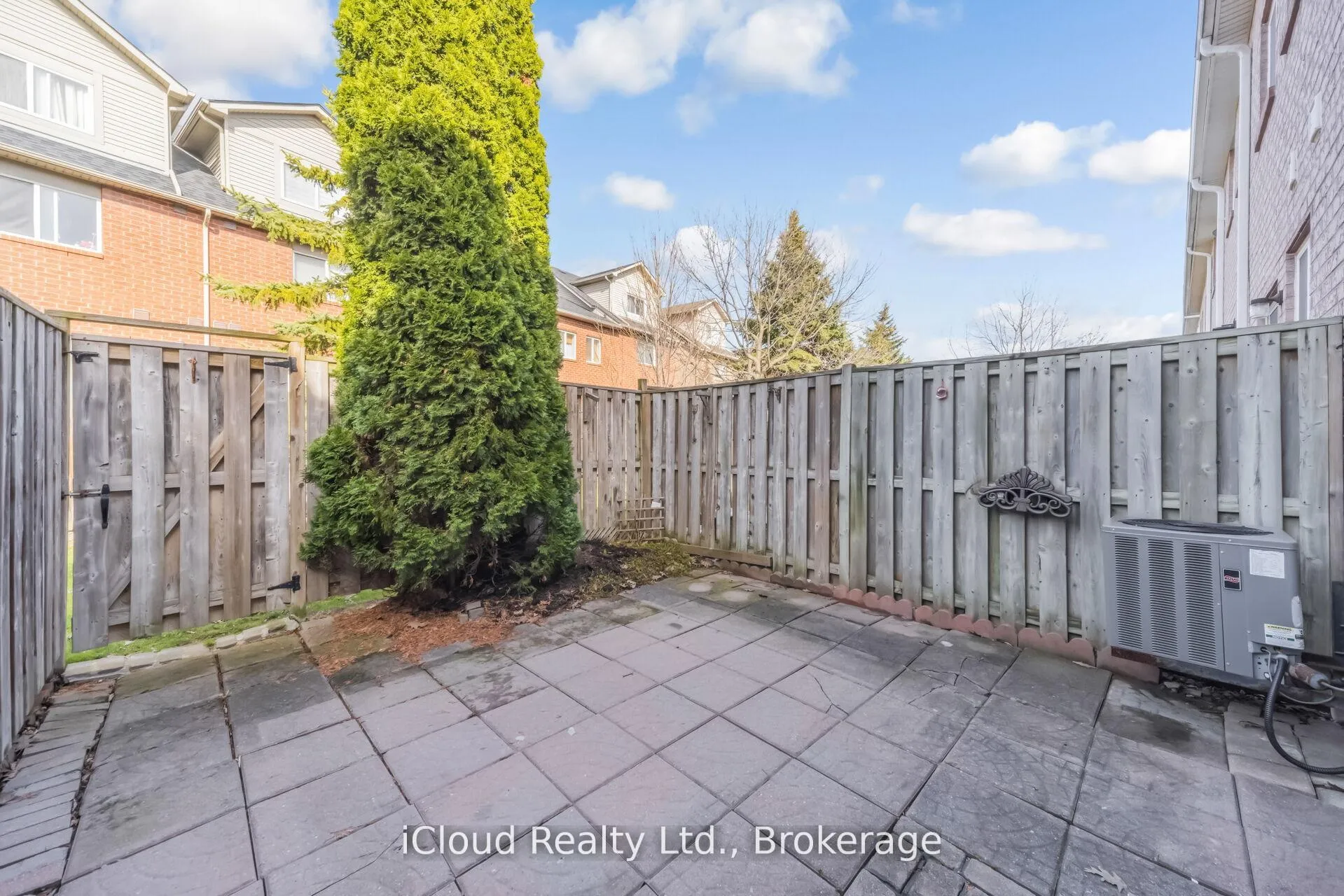 Photo 37 of 63 Spadina Road, Brampton, Bram West — HOMEH