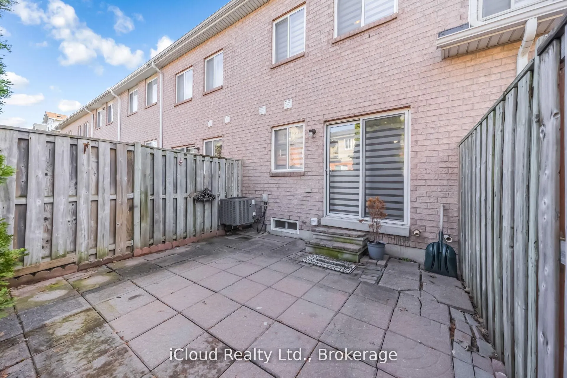 Photo 38 of 63 Spadina Road, Brampton, Bram West — HOMEH