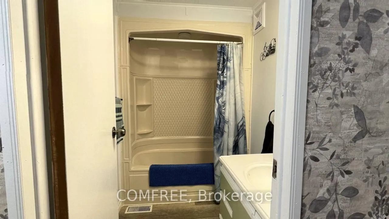 Photo 14 of 229 Beech Street, Perth East, Crystal Lake — HOMEH