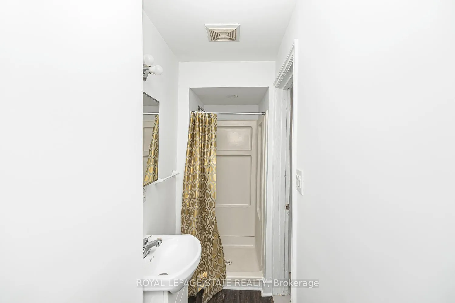 Photo 18 of 115 Robins Avenue, Hamilton, Crown Point — HOMEH