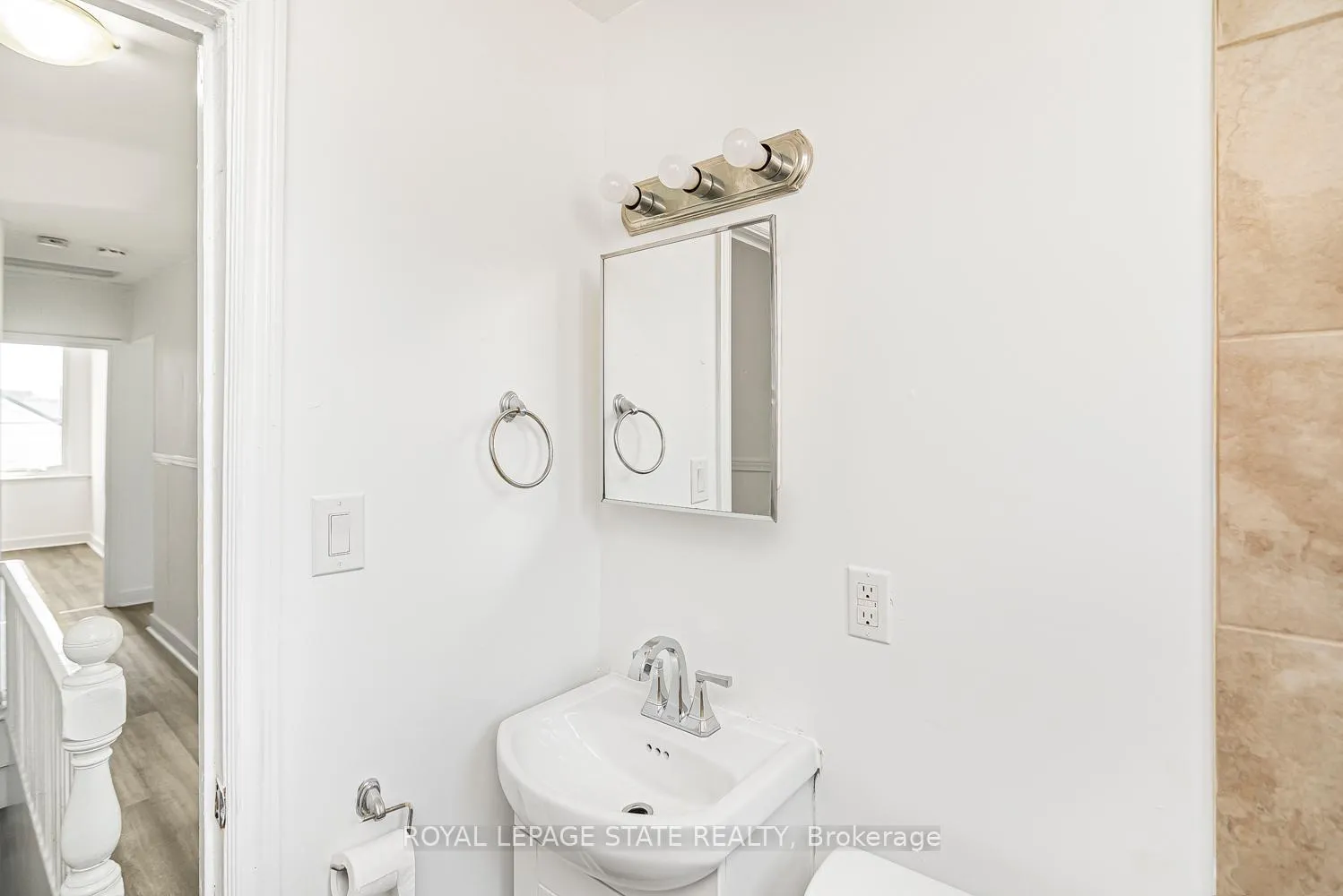 Photo 22 of 115 Robins Avenue, Hamilton, Crown Point — HOMEH