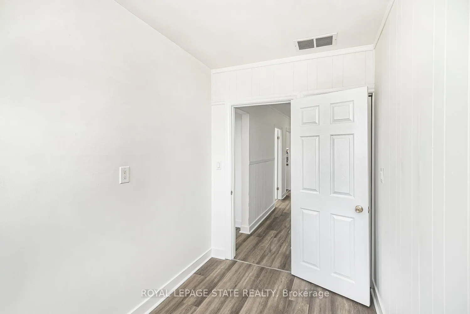 Photo 26 of 115 Robins Avenue, Hamilton, Crown Point — HOMEH