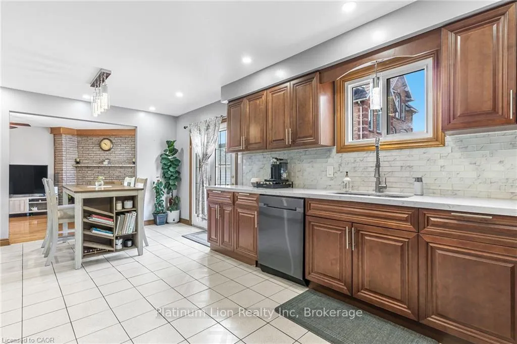 Photo 15 of 51 Seaton Place Drive, Hamilton, Stoney Creek — HOMEH