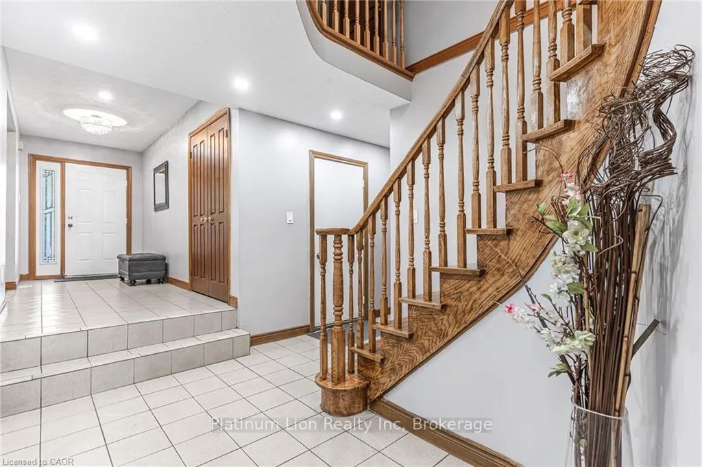 Photo 20 of 51 Seaton Place Drive, Hamilton, Stoney Creek — HOMEH