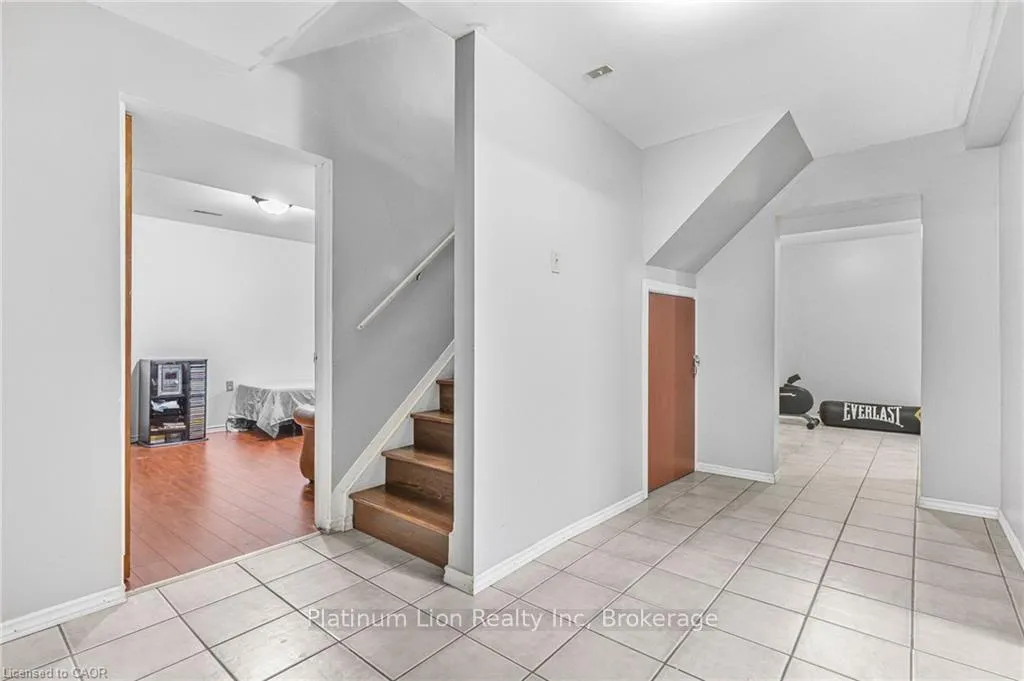 Photo 32 of 51 Seaton Place Drive, Hamilton, Stoney Creek — HOMEH