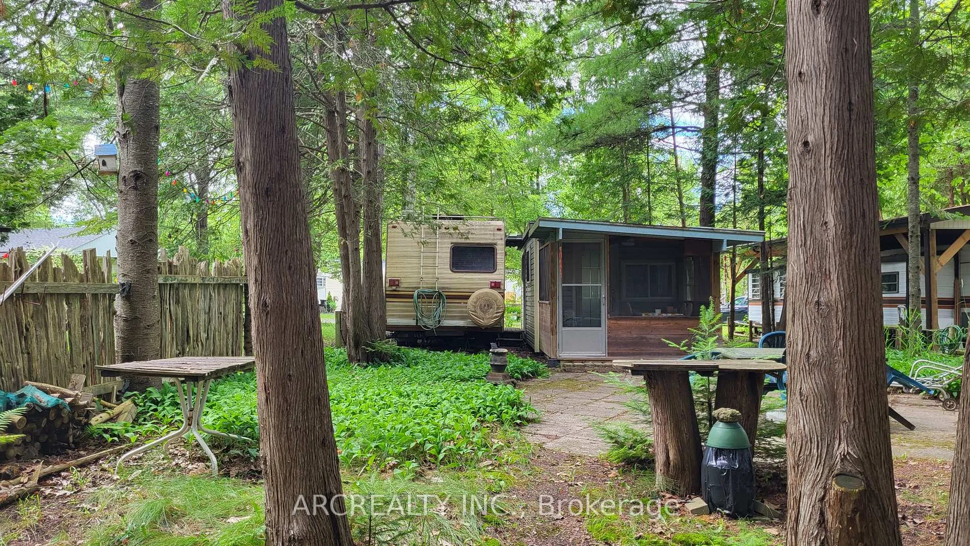 Photo 4 of 3 Chickadee Drive, Georgina, Pefferlaw — HOMEH