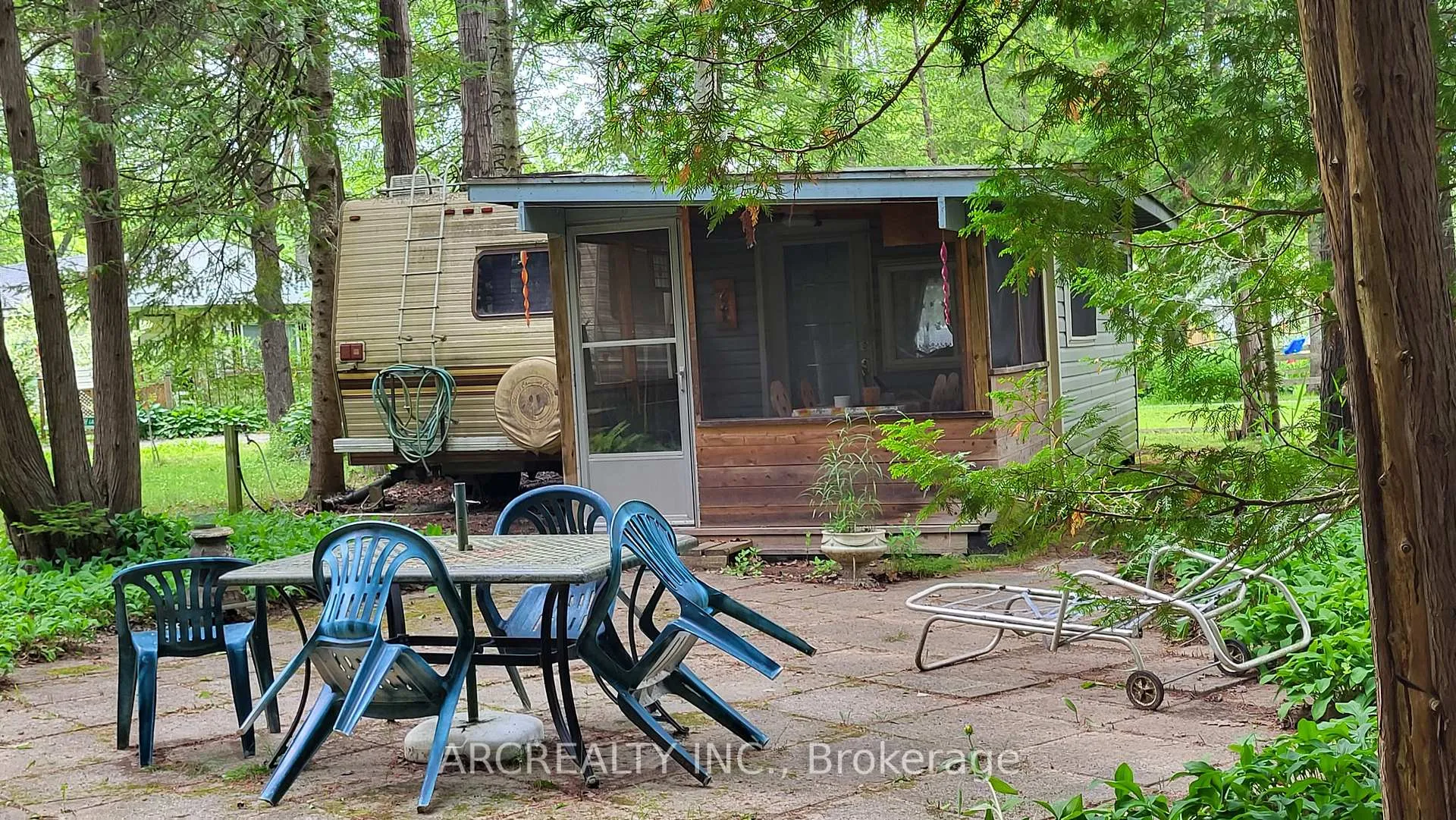 Photo 5 of 3 Chickadee Drive, Georgina, Pefferlaw — HOMEH