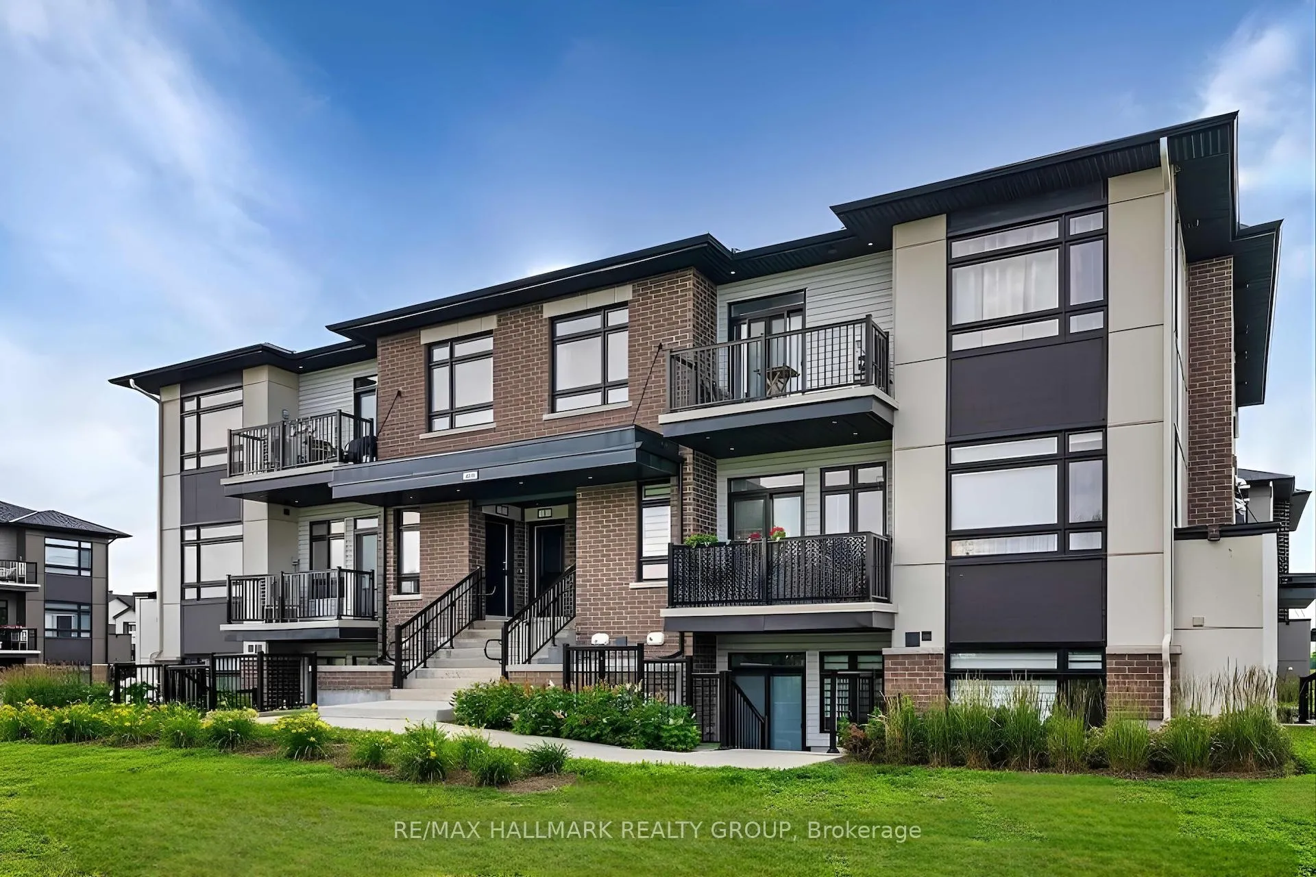 Front of Unit i, 300 Tulum Crescent