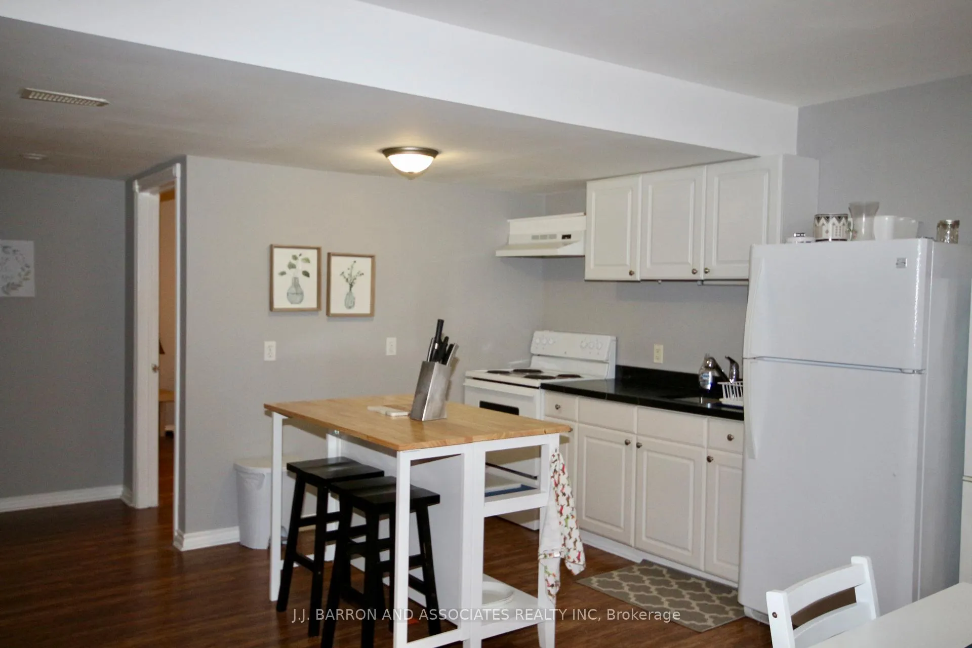 Photo 4 of Unit (Lower), 9 Seline Crescent, Barrie, Painswick South — HOMEH