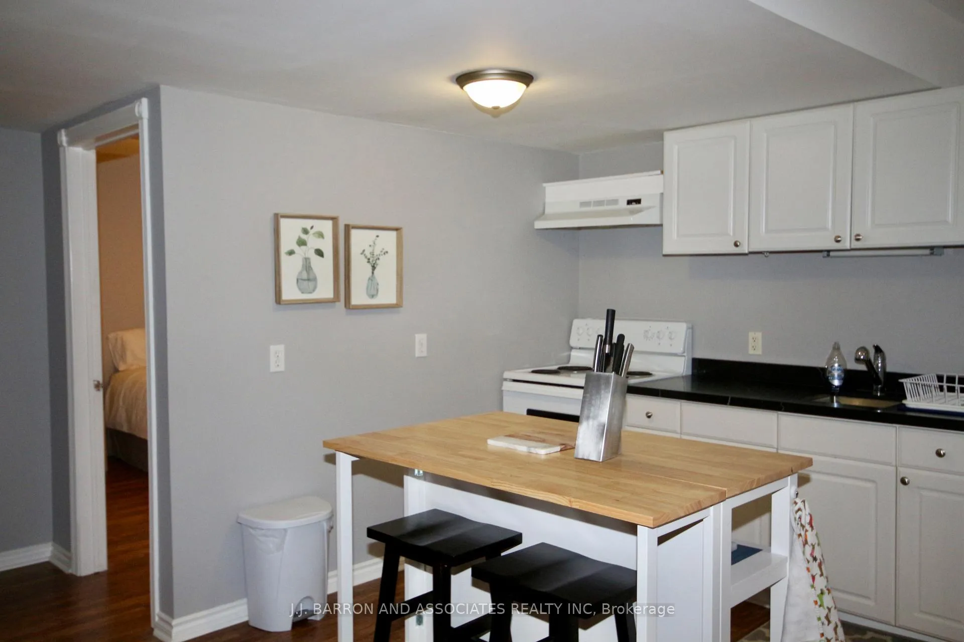 Photo 5 of Unit (Lower), 9 Seline Crescent, Barrie, Painswick South — HOMEH