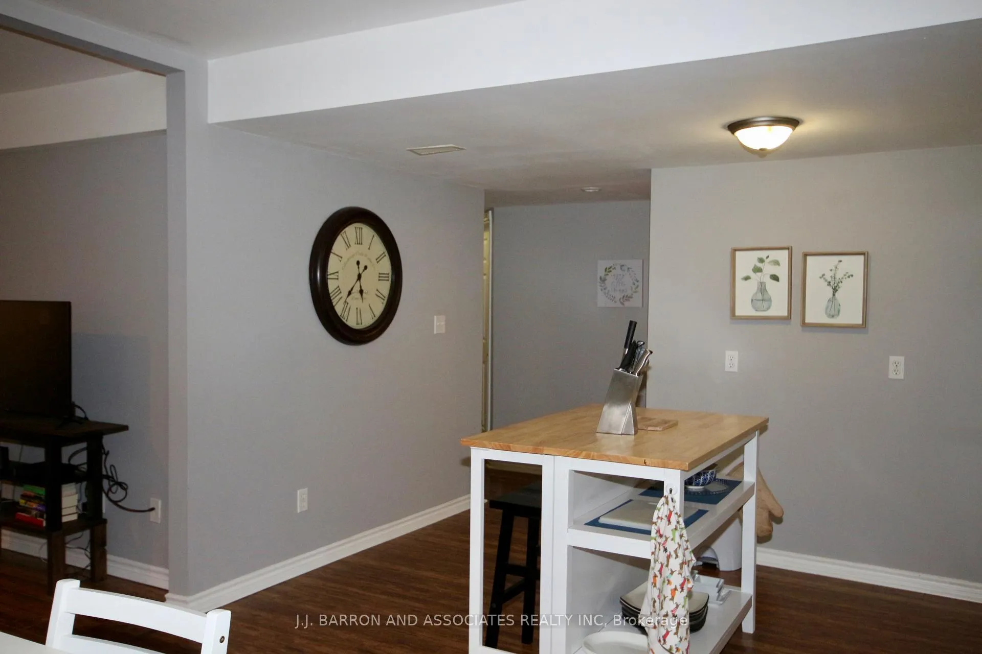 Photo 8 of Unit (Lower), 9 Seline Crescent, Barrie, Painswick South — HOMEH