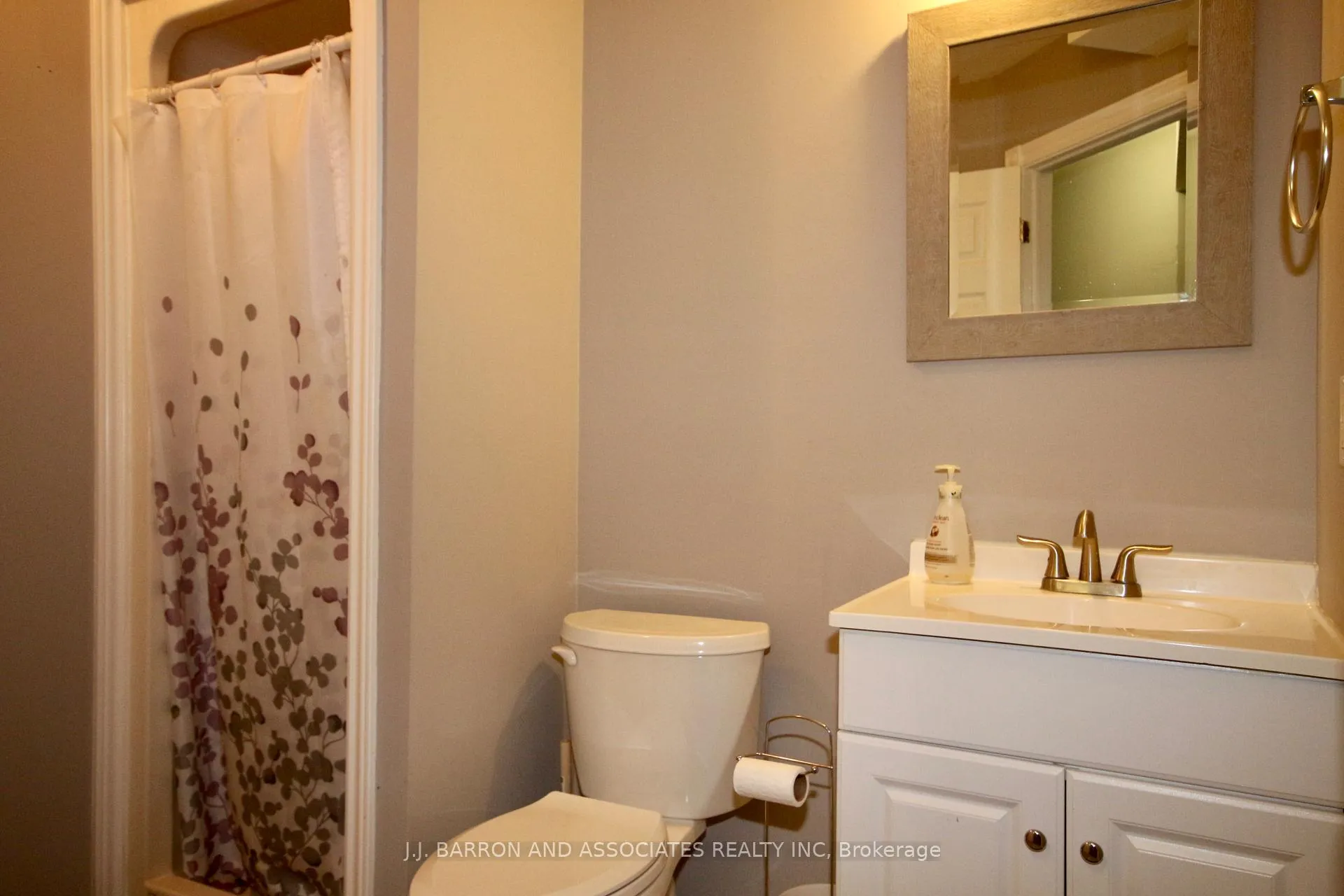 Photo 18 of Unit (Lower), 9 Seline Crescent, Barrie, Painswick South — HOMEH