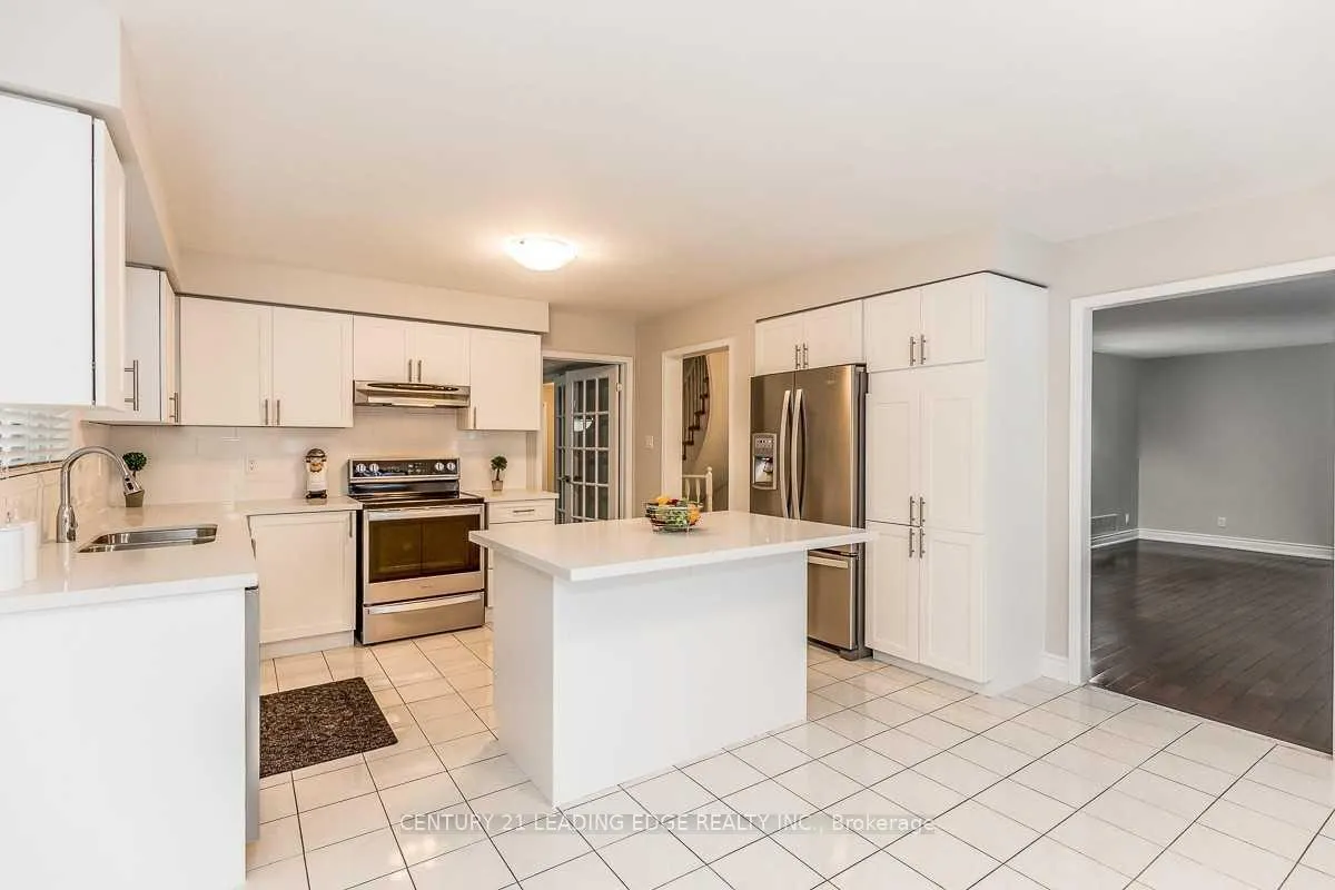 Photo 11 of 90 Cityview Circle, Barrie, Holly — HOMEH